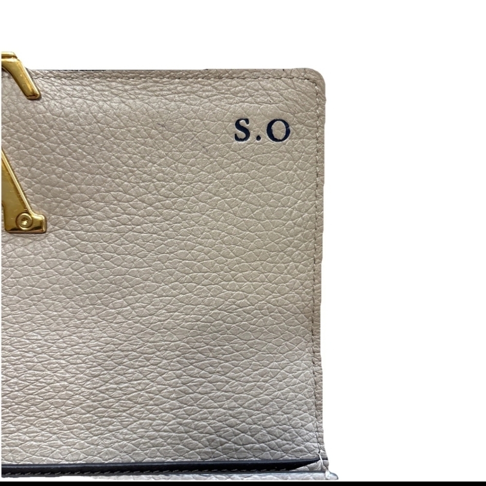 Certified Authentic Louis Vuitton Cream Leather Wallet with Gold LV Logo - Picture 5 of 11